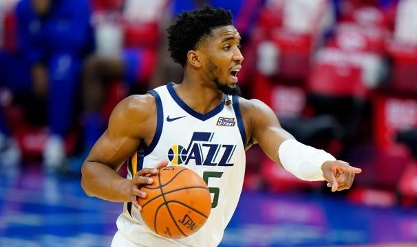 官方网站-遭驱逐后米切尔怒喷裁判，这是巨星成长的必修课