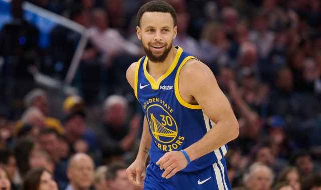 比赛打了两分钟！猛龙10-0开局后库里跳投终于打破僵局