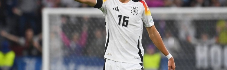 帕夫洛维奇：梦想一直留在拜仁但无法预测未来，我的偶像是C罗