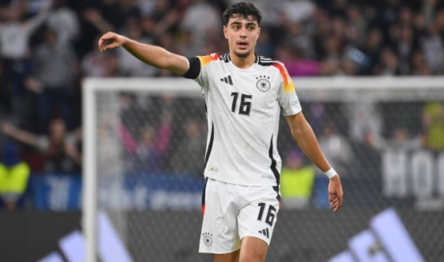 帕夫洛维奇：梦想一直留在拜仁但无法预测未来，我的偶像是C罗